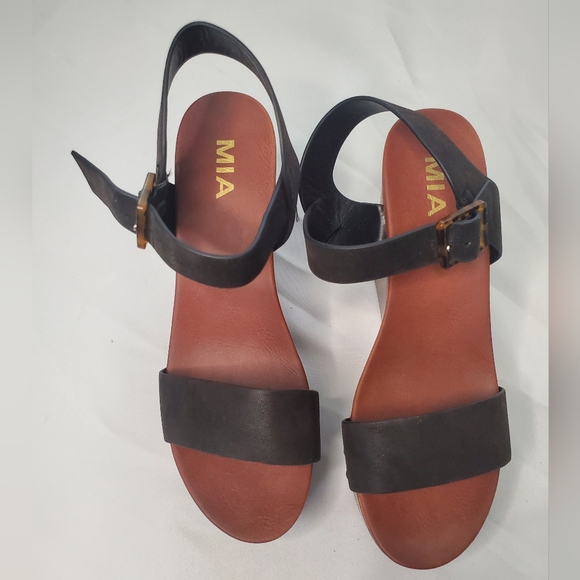 Mia wedge Sandal - Picture 1 of 5